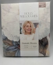 Holly Willoughby Dramatic