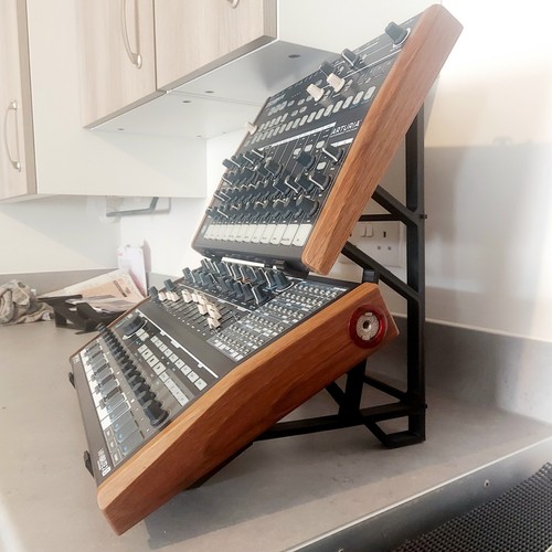 Two tier arturia drumbrute - tier,