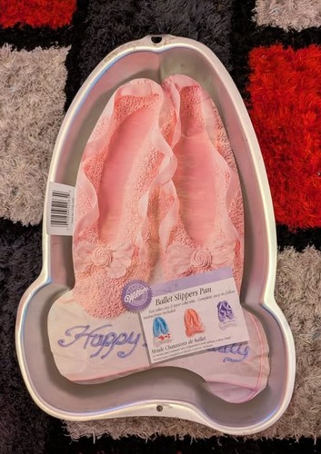 Wilton ballet slippers cake - ballet,