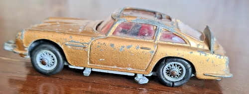 1965 1968 corgi 261 james - no,