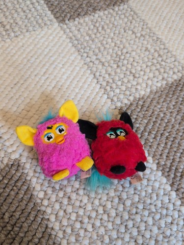 Mcdonalds red and pink furby - red,