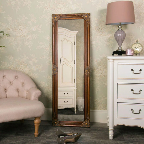 Tall slim gold wall - , leaner