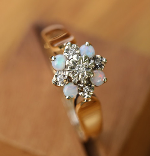 9ct solid yellow gold - solid,