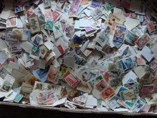 WORLD KILOWARE OFF PAPER 145 GRAMS STAMPS MAYBE 1500! TAKEN AT RANDOM FROM BOX