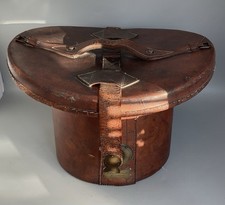 OLD LEATHER EFFECT TOP HAT BOX