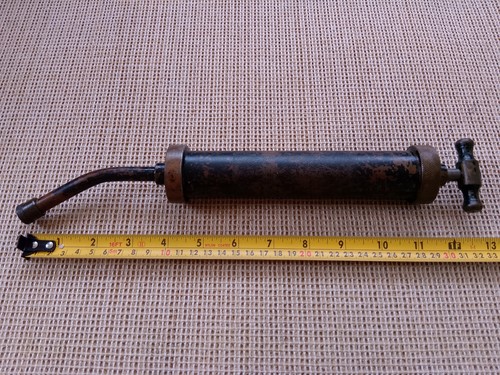Vintage oil gun daimler - vintage,