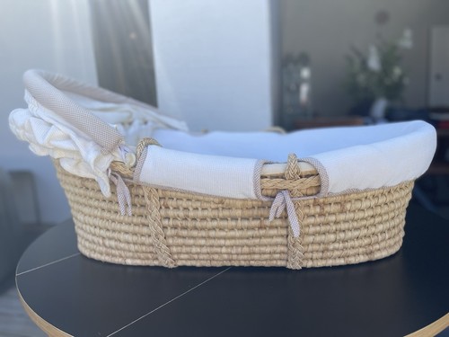 Mamas and papas moses basket - papas,