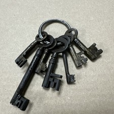 7  Keys Cast Iron Skeleton