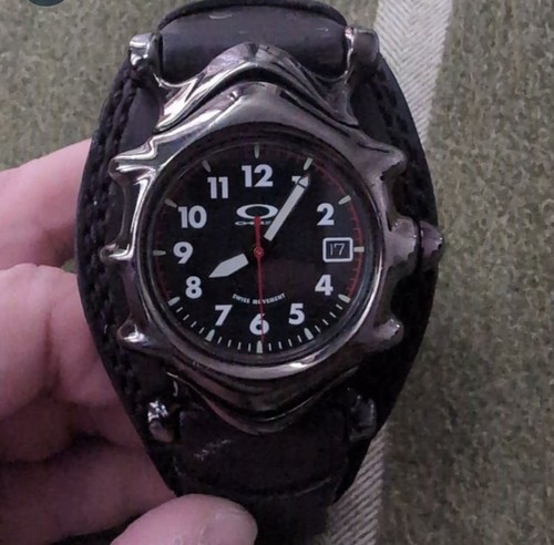 Oakley saddleback wristwatch - oakley,