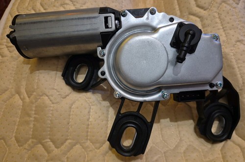 Rear wiper motor - skoda, octavia