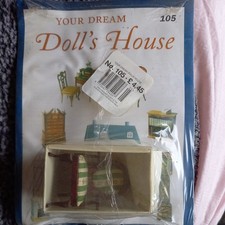 VINTAGE 1998 DEL PRADO DOLLS HOUSE FURNITURE  WOODEN CHAIR UNOPENED no 105