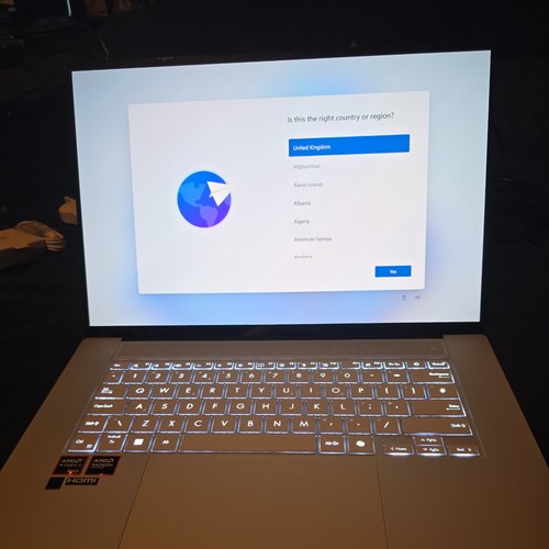 Asus zenbook oled 16 - s,