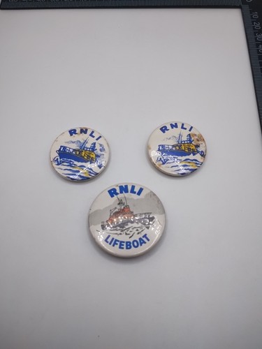 Rnli lifeboat small badge - small,
