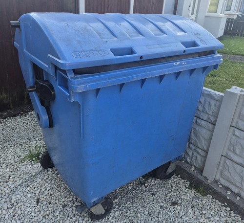 1100 litre wheelie - , plastic