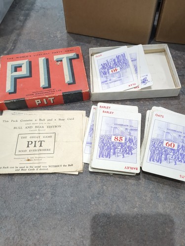 Vintage pit playing - vintage, game