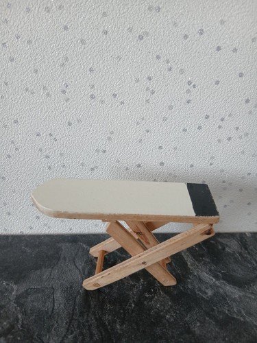 Vintage dolls house wooden - dolls,