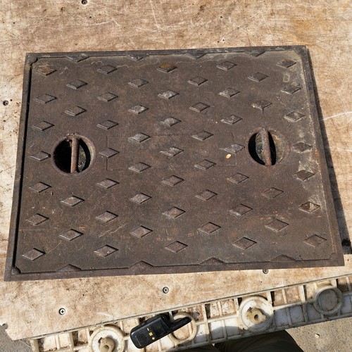 Cast iron manhole - cover, 666mm