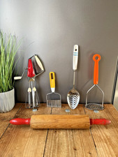 5 VINTAGE 50'S KITCHEN