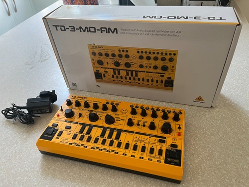 Hardly used behringer - hardly,