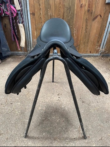 Wintec vsd black - saddle, 17.5