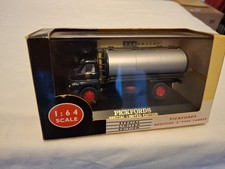 Vanguards 1:64 Bedford S-Type