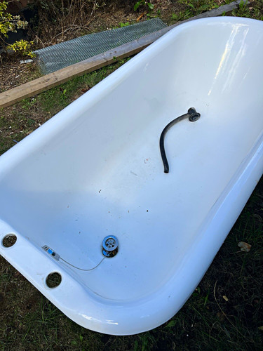 Freestanding cast iron roll - cast,