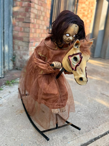 Creepy haunted girl - creepy,