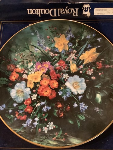 Royal doulton display plate - royal,