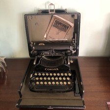 Vintage Corona 3 portable