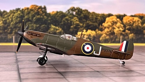 Corgi aa39207 spitfire mk i - aa39207,