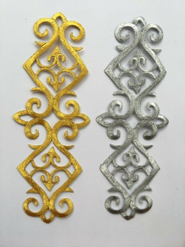Embroidered applique motif