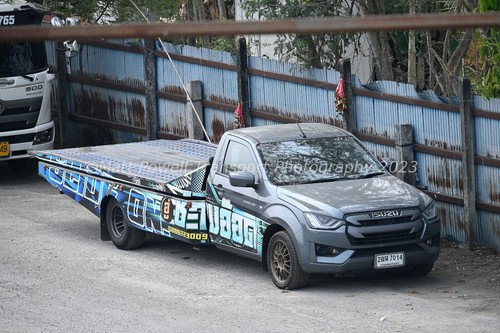 Truck photo 12x8 isuzu - isuzu, max