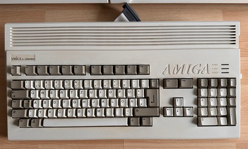 Commodore amiga 1200 with - 1200,