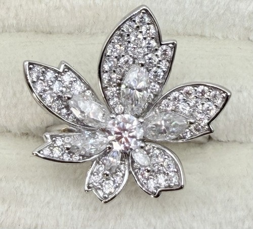 Sterling silver 925 - silver, moissanite