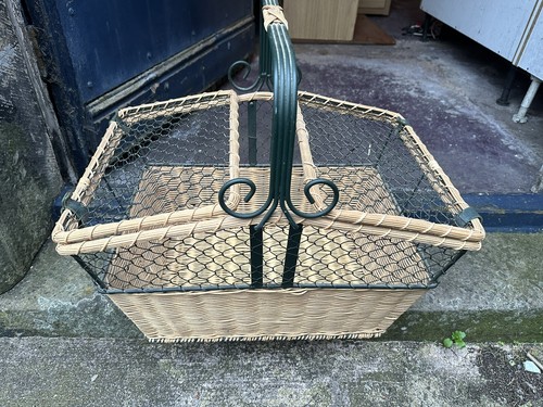 Shopping picnic basket wicker - picnic,
