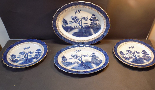 Four booths willow pattern - four,