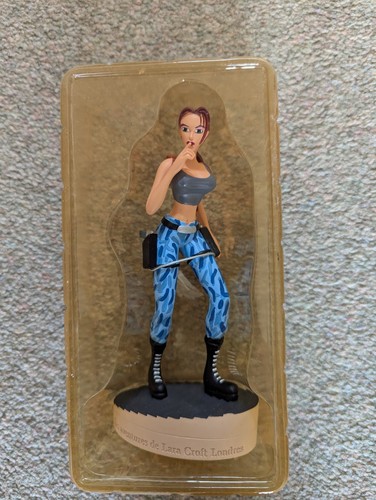 New lara croft - lara, figure