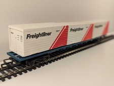 Hornby OO Gauge Freightliner Container Wagon with Three 20ft Containers