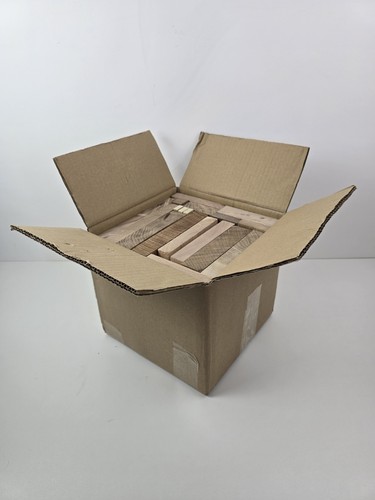 Box solid wood offcuts - solid,