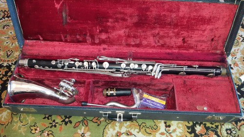 Bass clarinet - /,