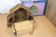 Vintage Nativity Scene with Wood Stable 11 Porcelain Figures "Musical" Boxed