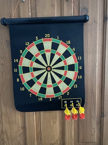 Magnetic hanging dart - hanging, board