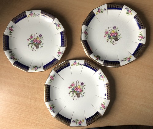 Wedgewood plates with floral - wedgewood,