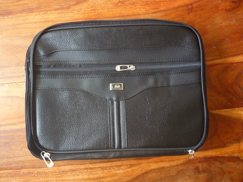 Laptop briefcase with shoulder