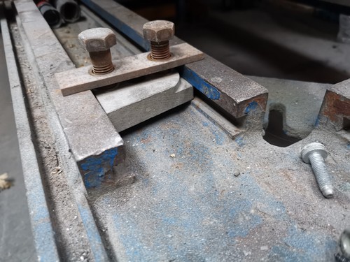 Car liner benchrack cam - 1,