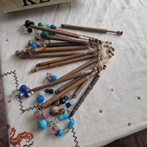 Joblot antique lace - a,