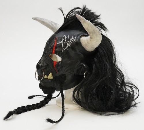 Black taurus signed lucha - black,