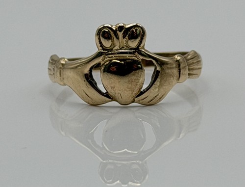 Vintage gold claddagh ring - 9k,