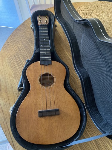 Mahalo u320c ukulele with cnb - mahalo,