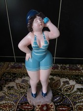 VOLUPTUOUS BATHING BEAUTY